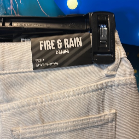 Fire & Rain Denim. NWT High Rise Ankle. NWT10 - Picture 11 of 14